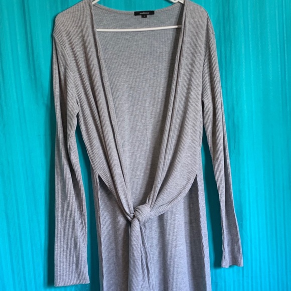 Gray cardigan - Picture 1 of 2
